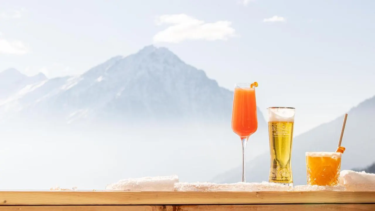 Madame Vacances Hotel Les Cimes Vaujany 3*,  France